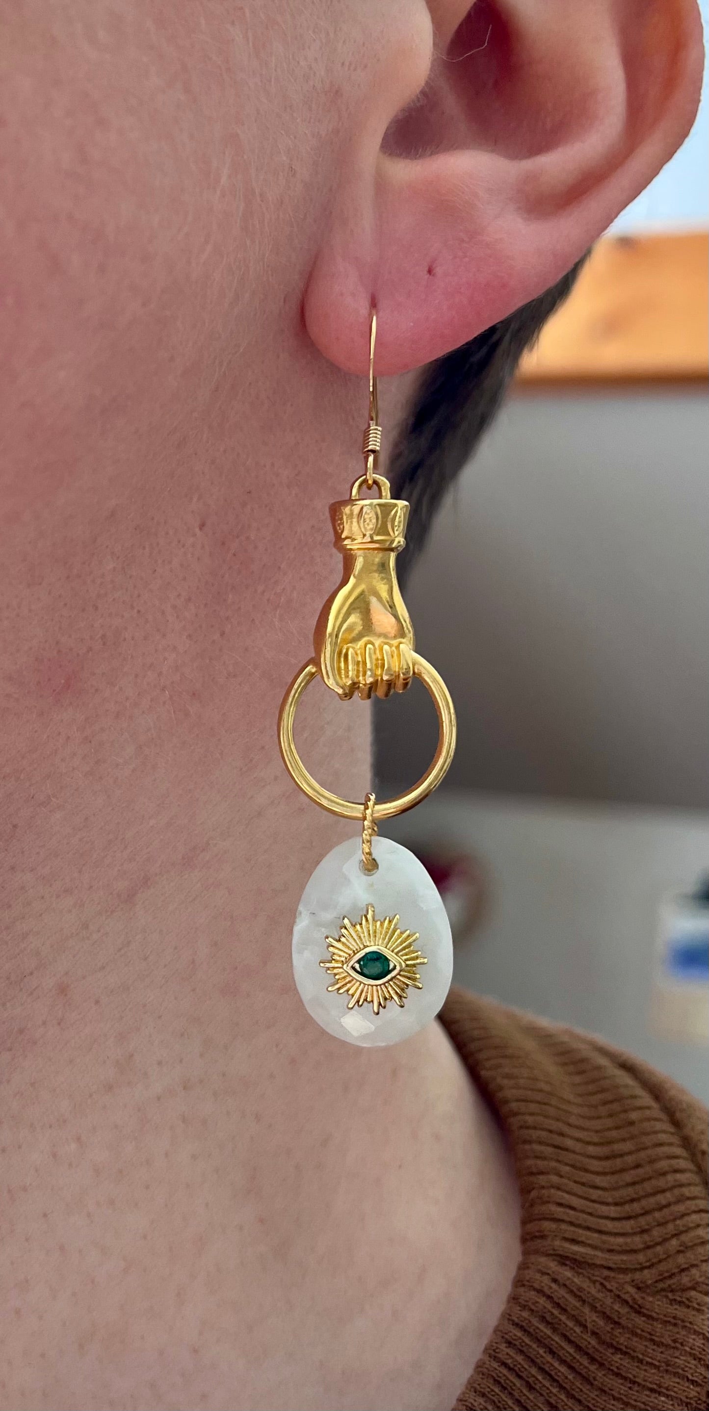 Mono boucle amulette Pierre de Lune