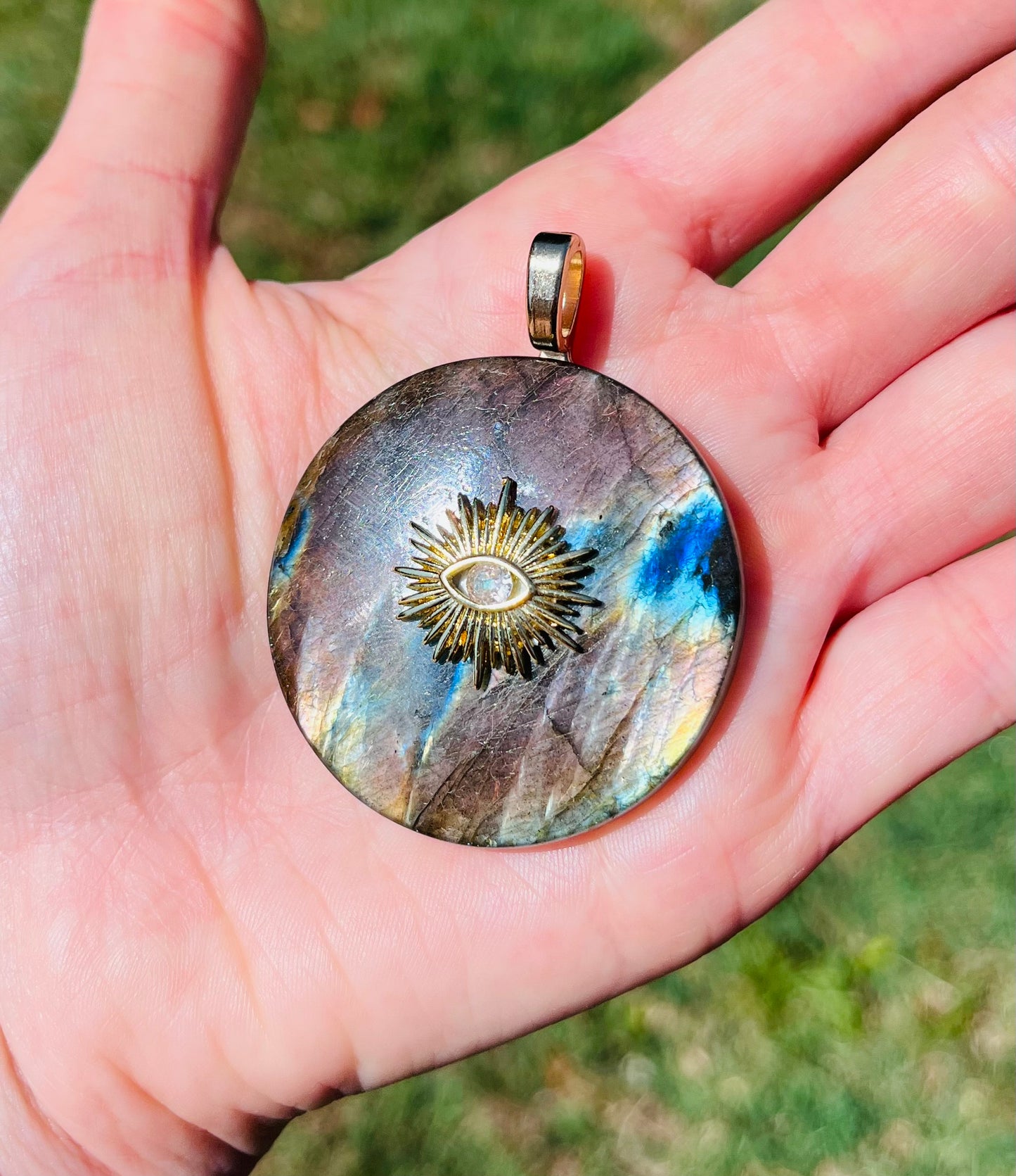 Pendentif grigri protecteur en Labradorite