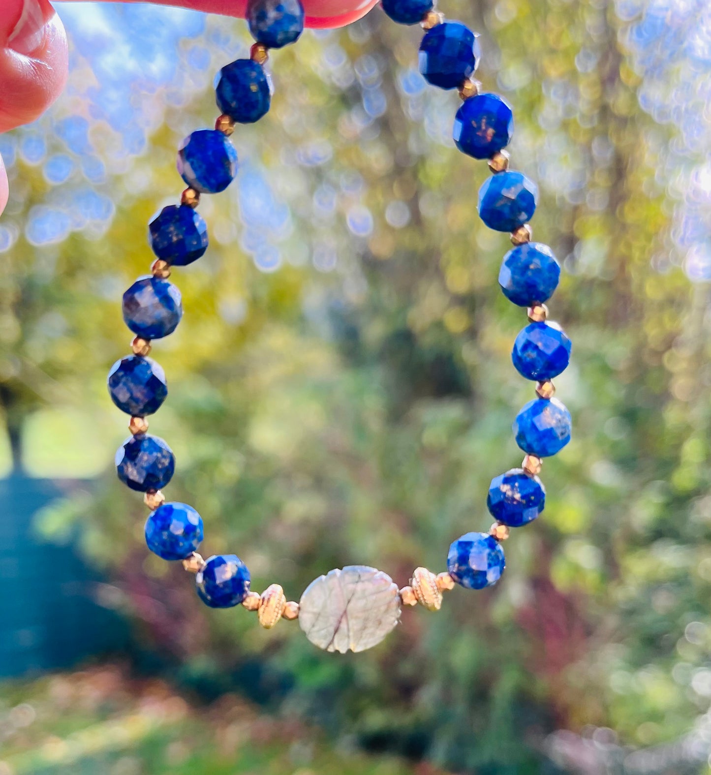 Bracelet amulette scarabée Labradorite et Lapis-lazuli