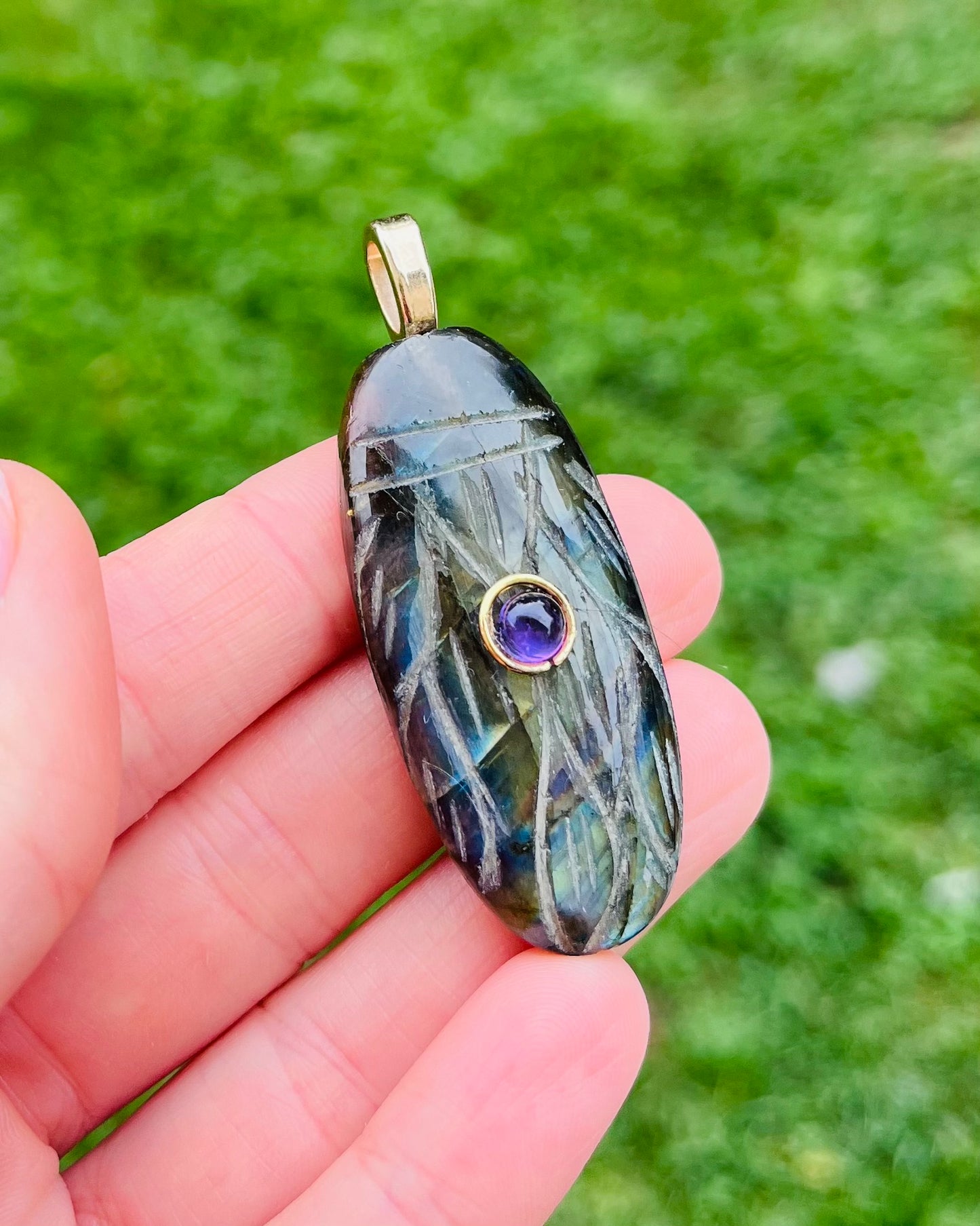 Pendentif amulette scarabée Labradorite