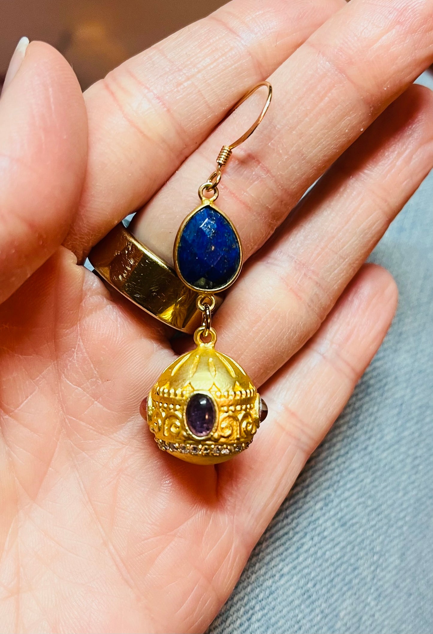 Single loop Indian talisman with multiple stones