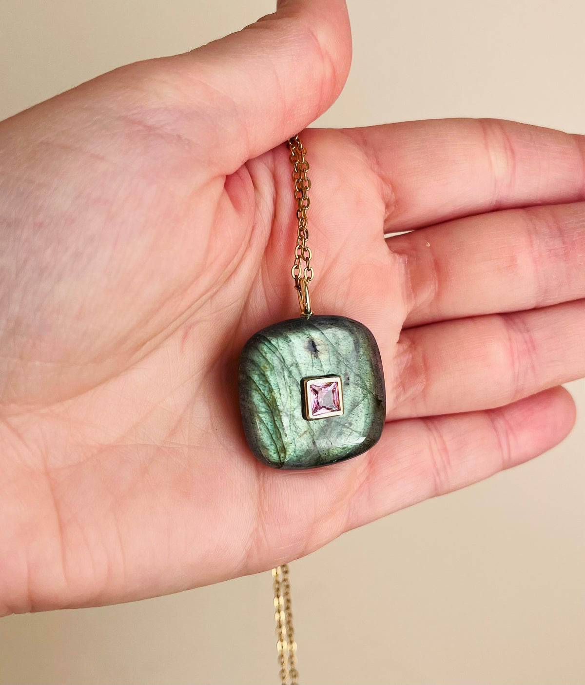 Sautoir amulette Labradorite