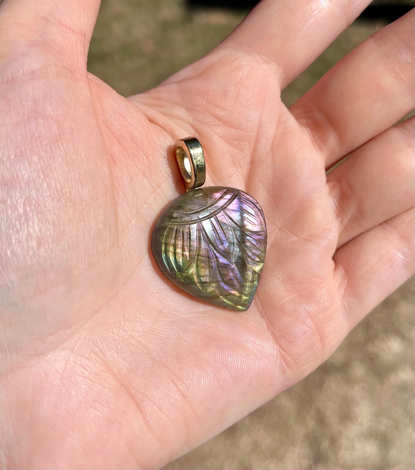 Pendentif amulette Labradorite