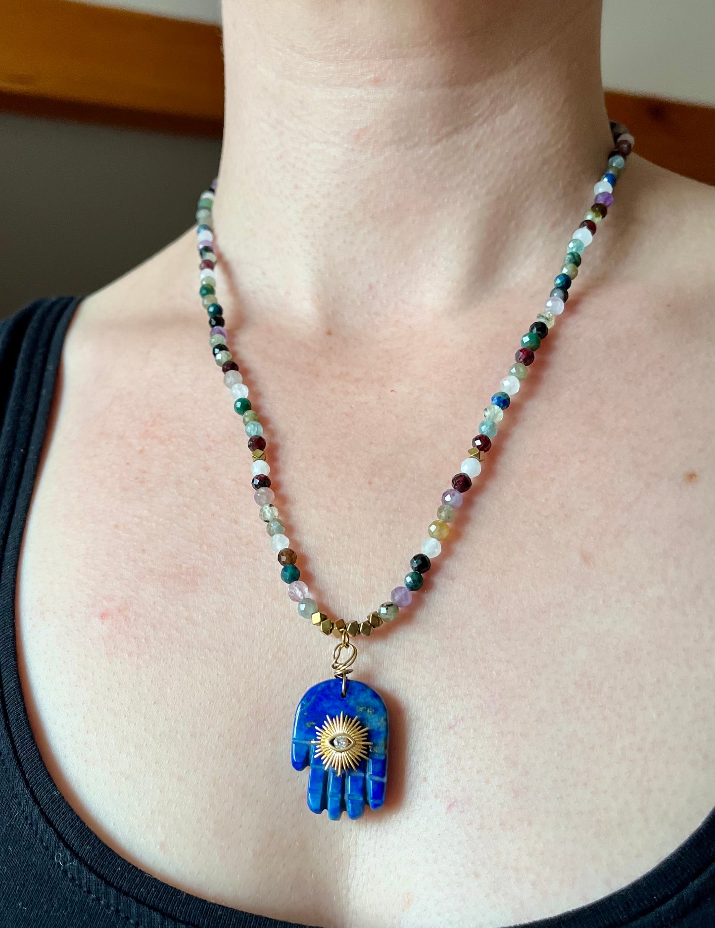 Sautoir multi pierres main protectrice Lapis-lazuli