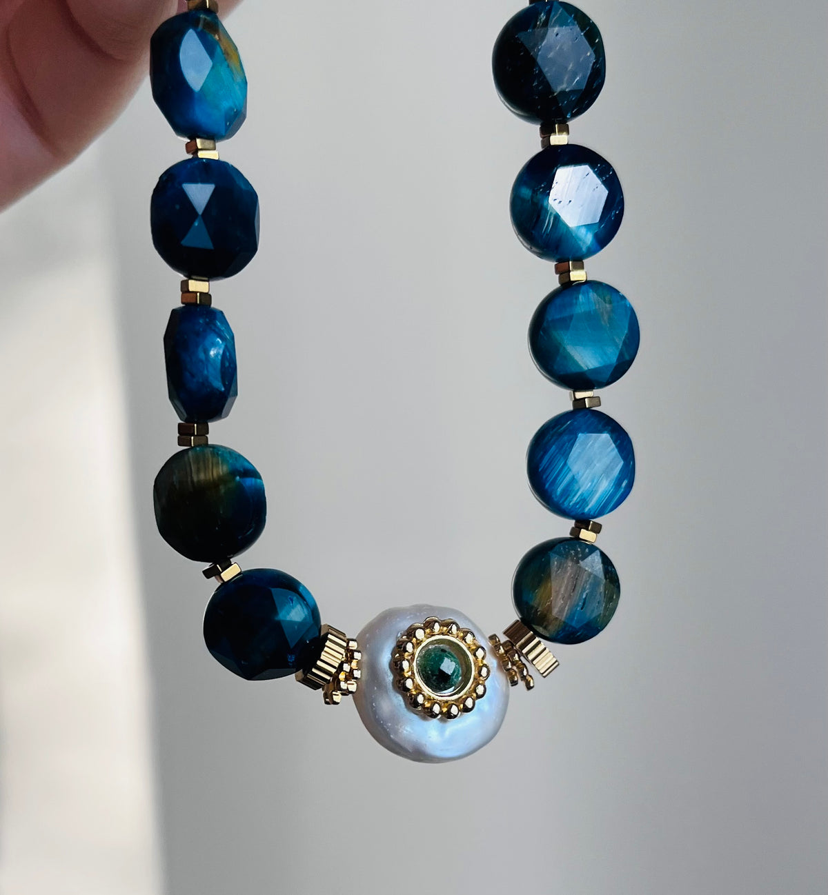 Bracelet Œil de Tigre bleu et Perle d’eau douce