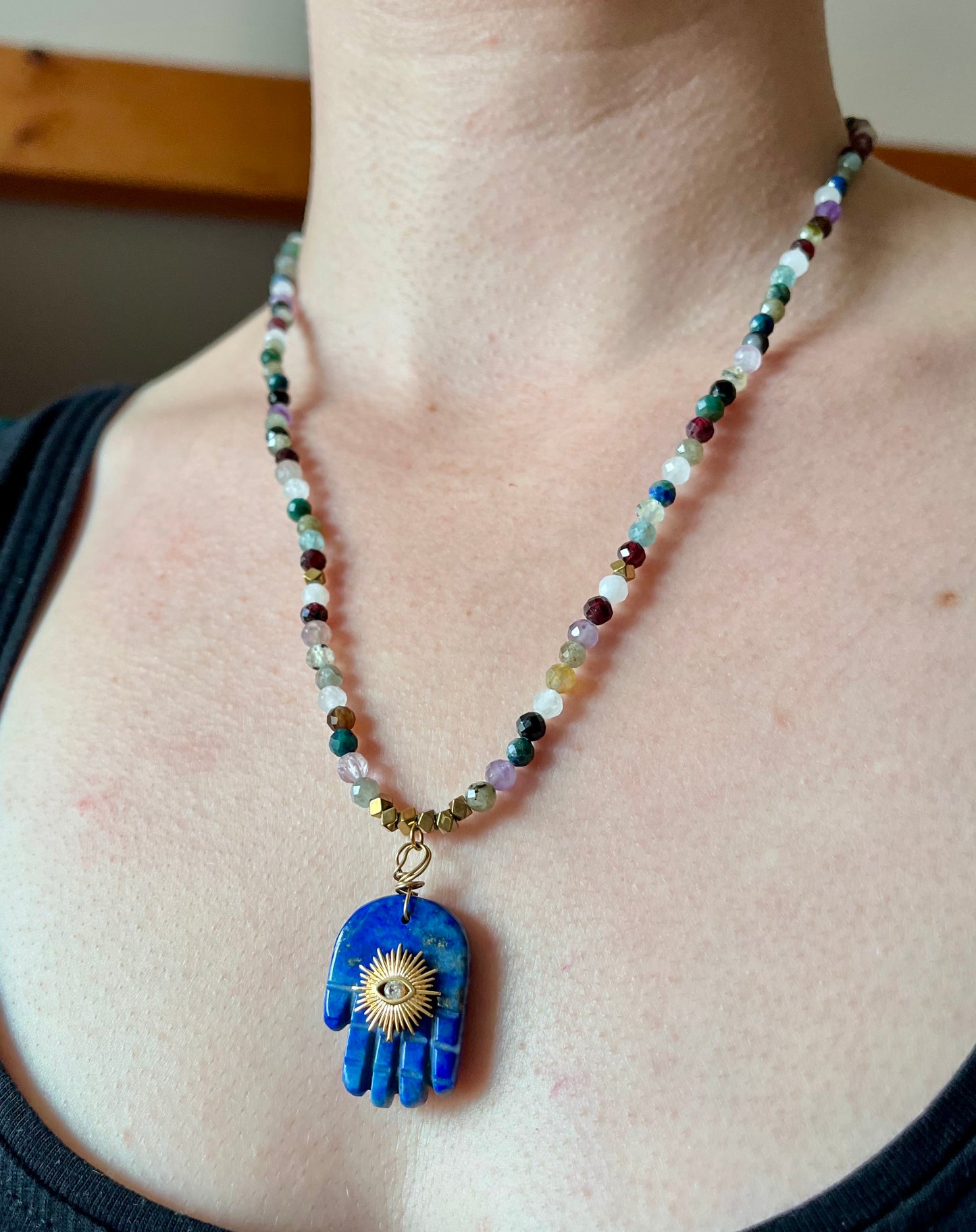 Sautoir multi pierres main protectrice Lapis-lazuli