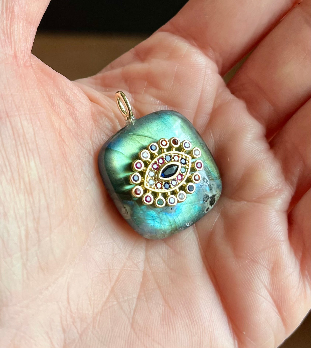 Pendentif grigri talisman Labradorite