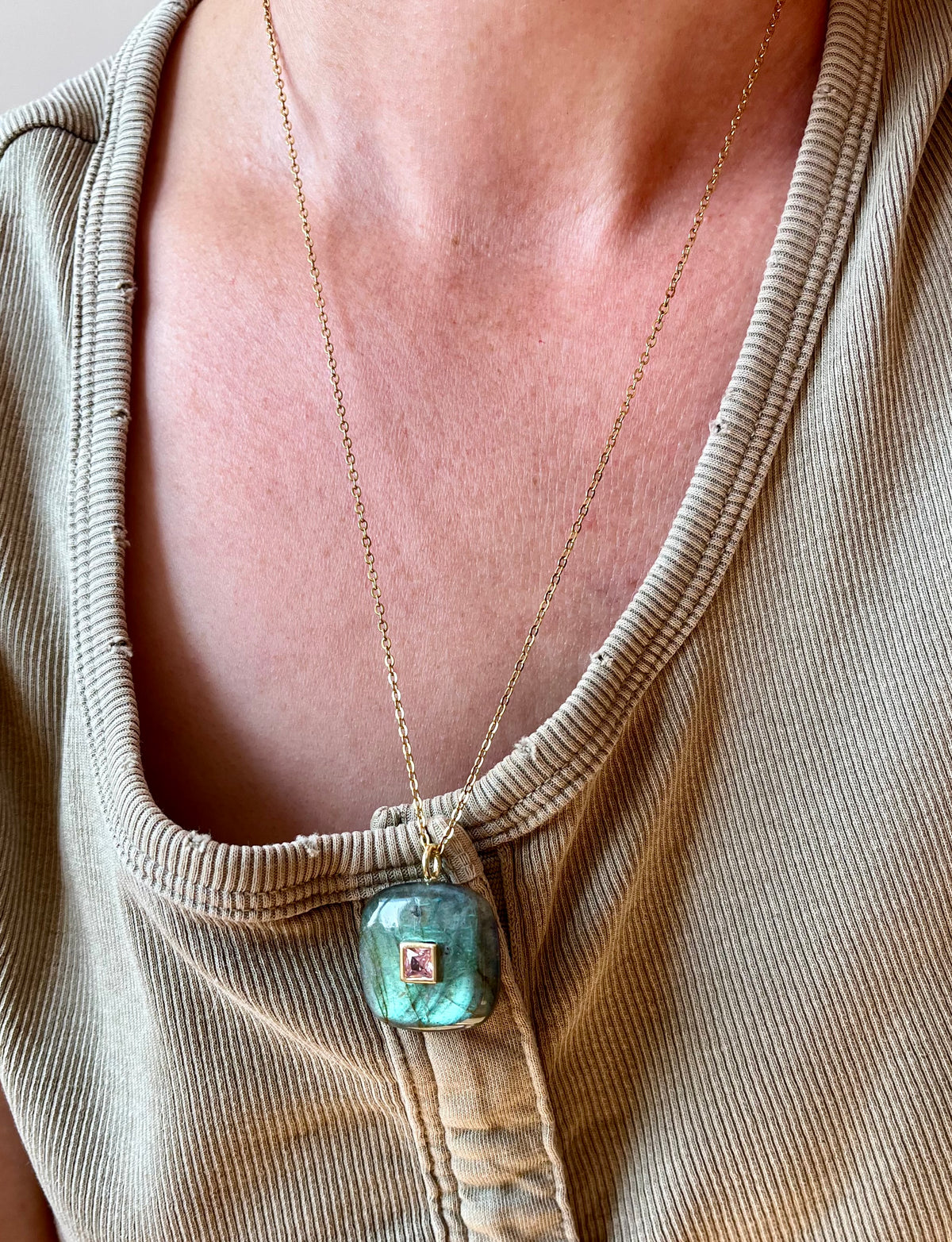 Sautoir amulette Labradorite