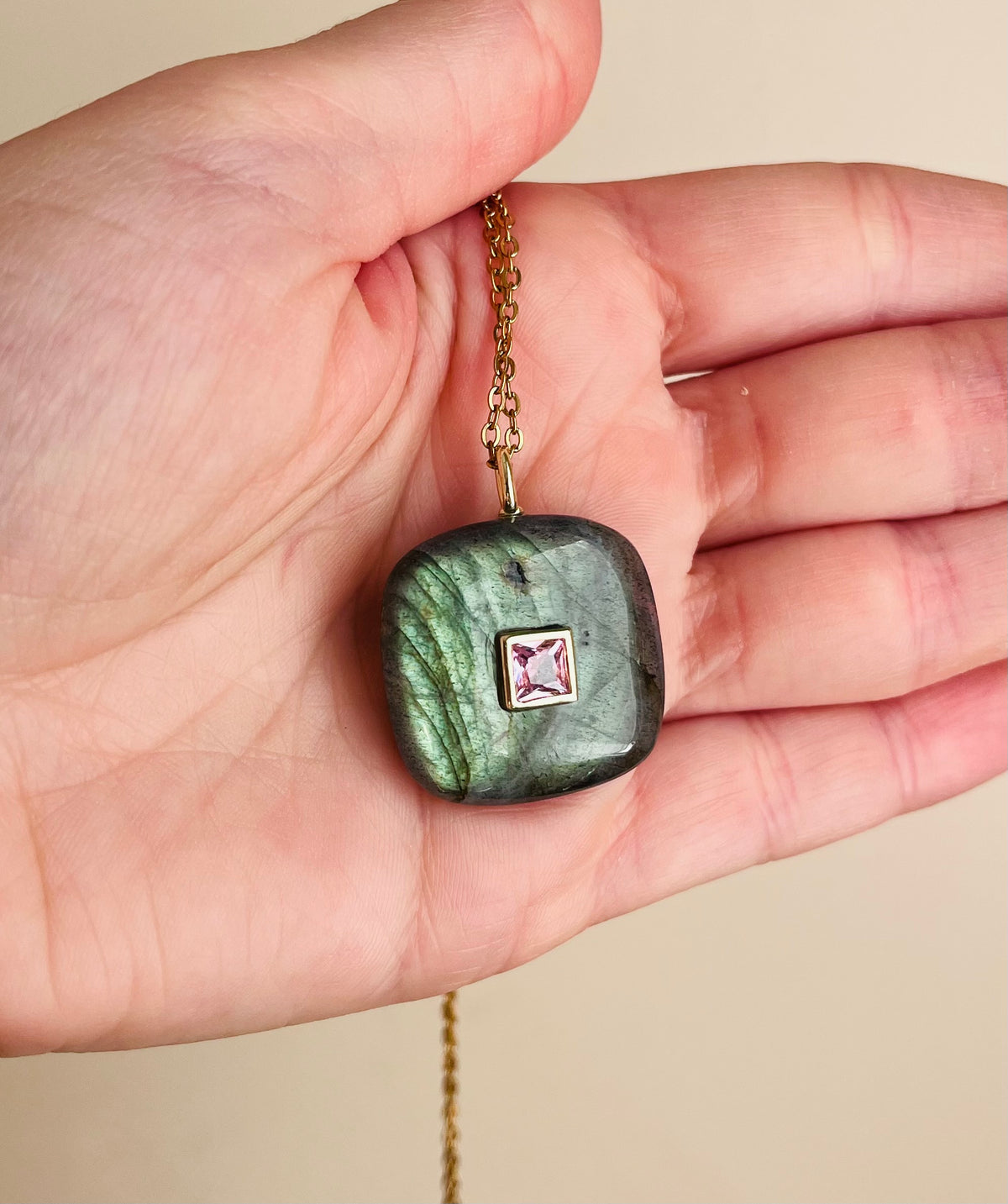 Sautoir amulette Labradorite