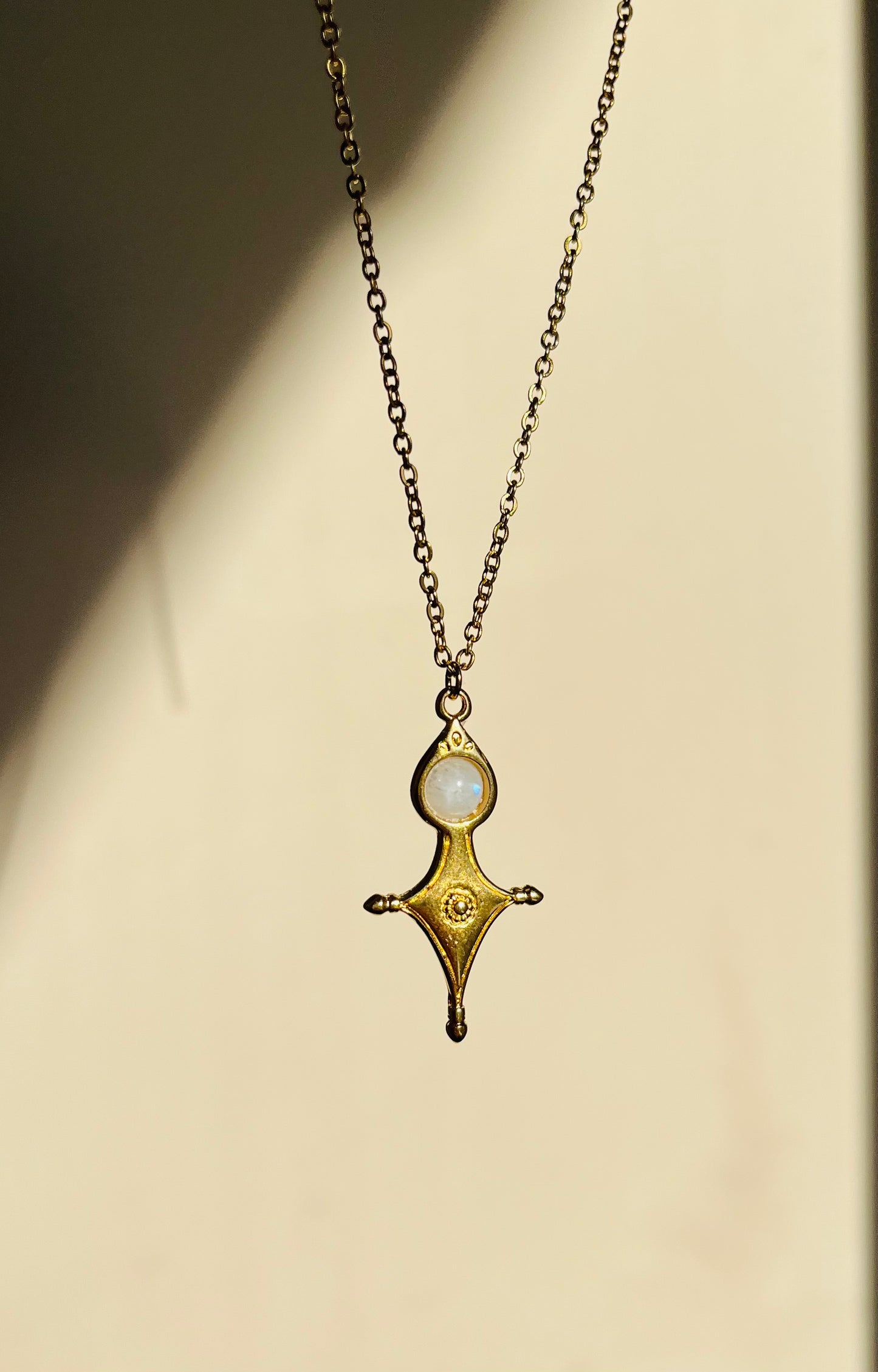Collier Talisman Croix Touareg Pierre de Lune