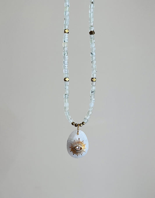Collier talisman Prehnite et Pierre de Lune - Bienveillance, joie