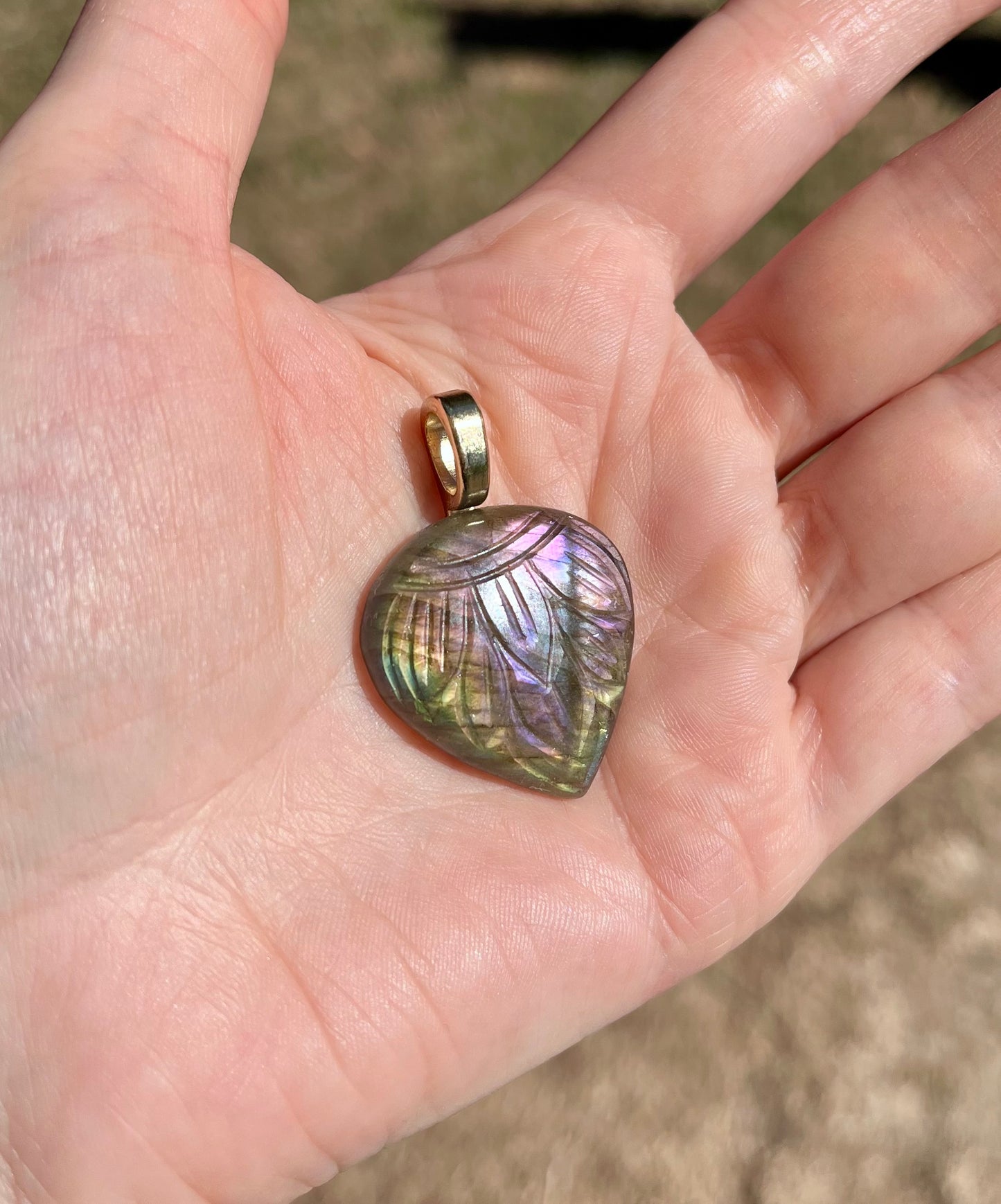 Pendentif amulette Labradorite