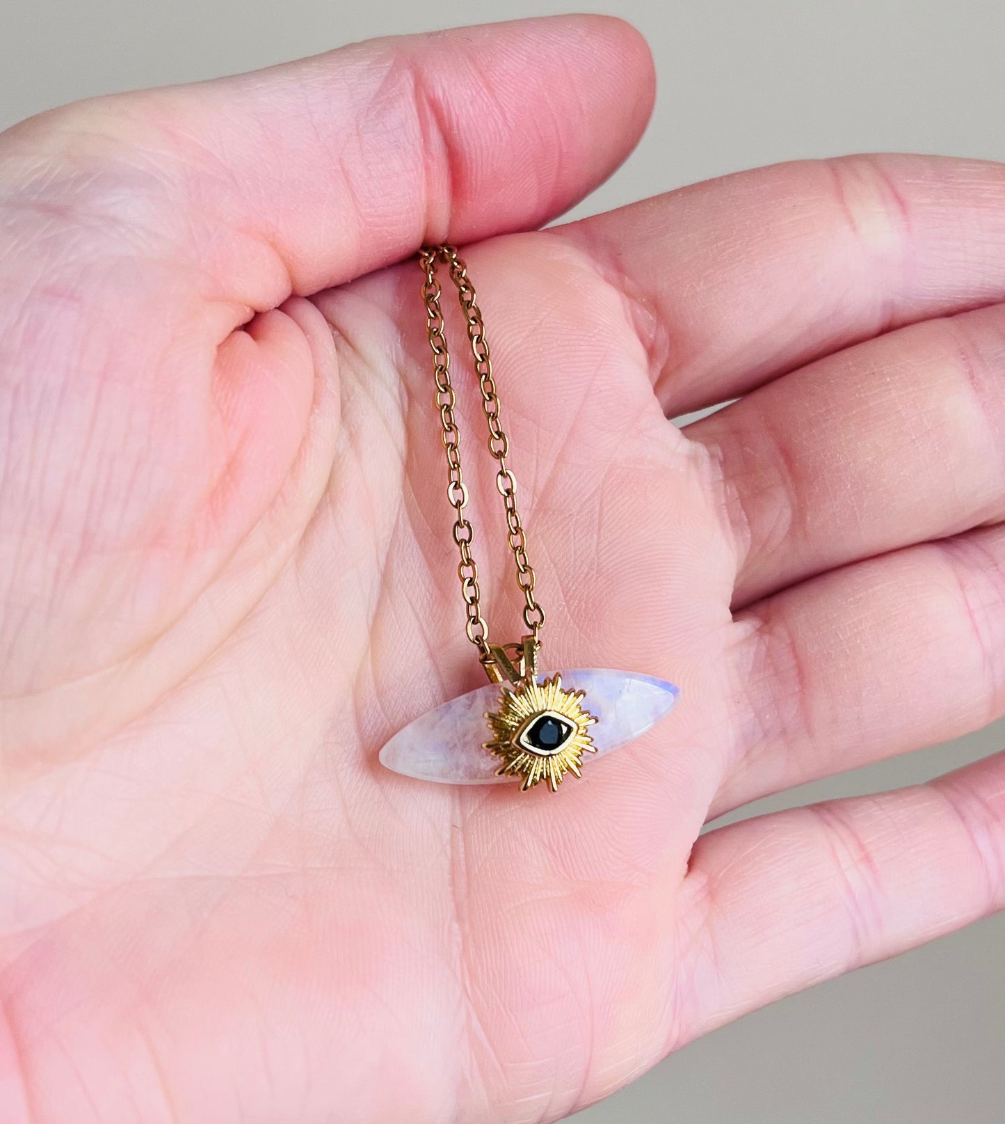 Collier talisman œil protecteur Pierre de Lune