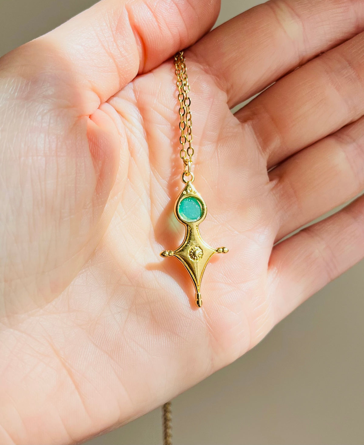 Collier grigri Croix Touareg Onyx vert