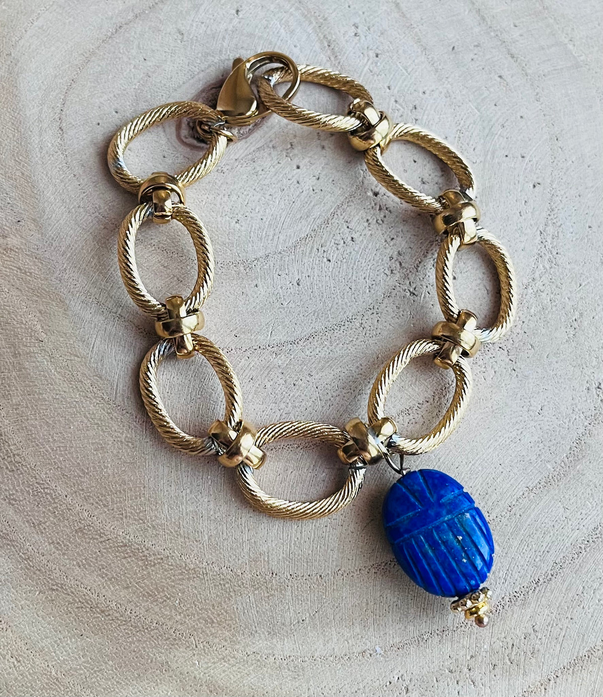 Bracelet amulette scarabée Lapis-lazuli