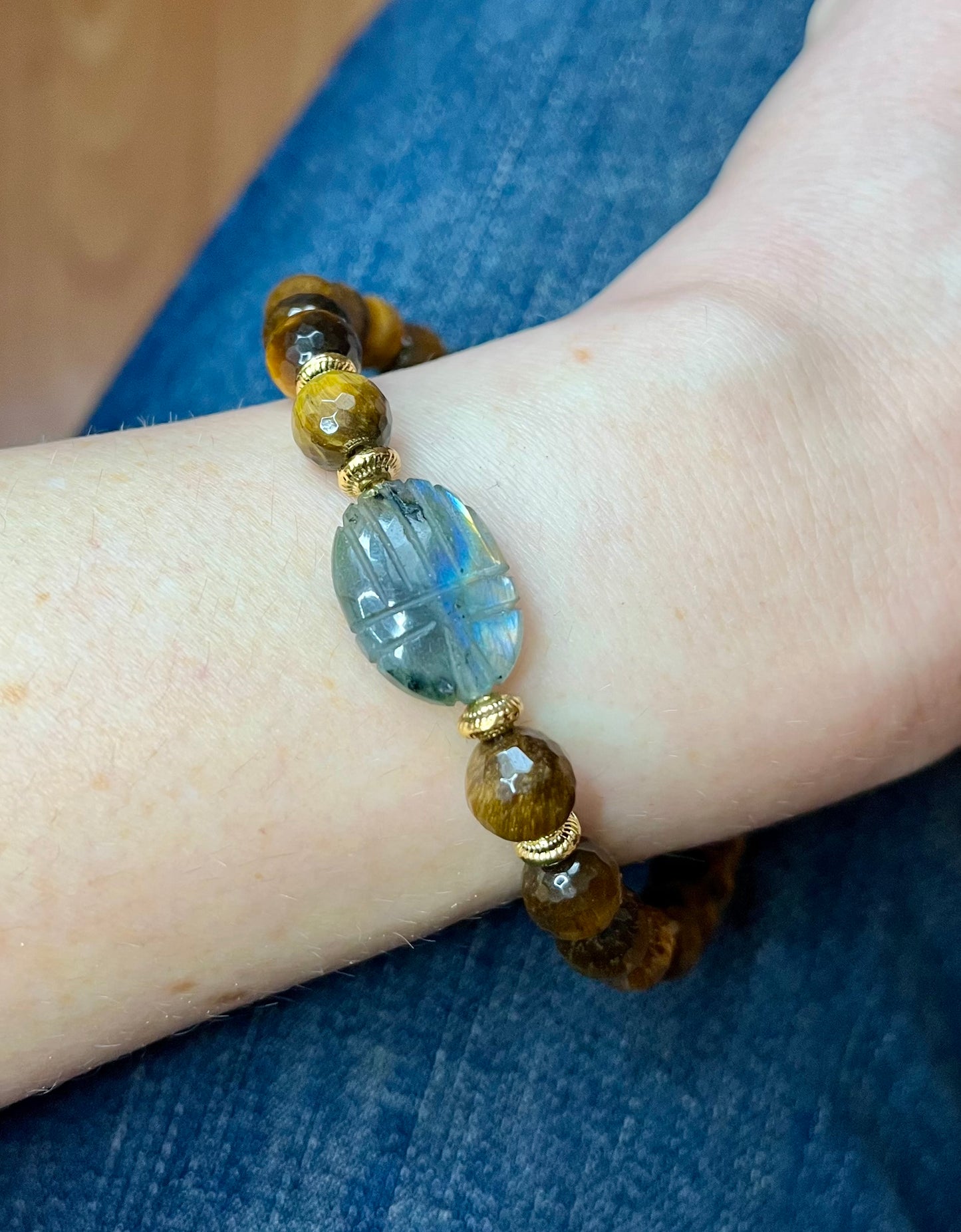 Bracelet amulette scarabée Labradorite et Œil de Tigre