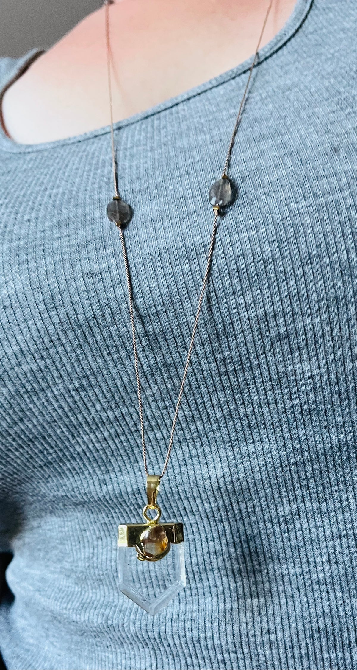 Collier sautoir Talisman Labradorite et Cristal de Roche