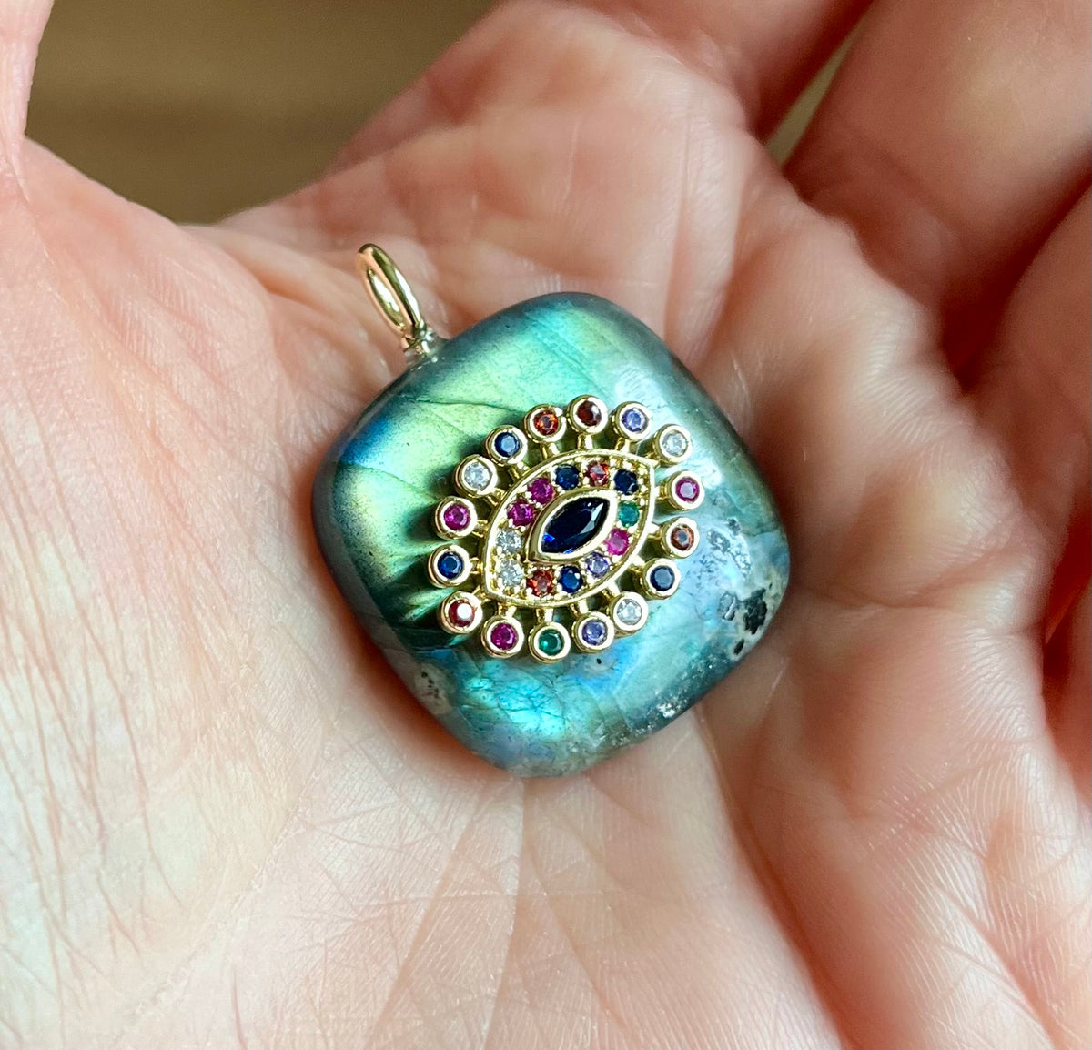 Pendentif grigri talisman Labradorite