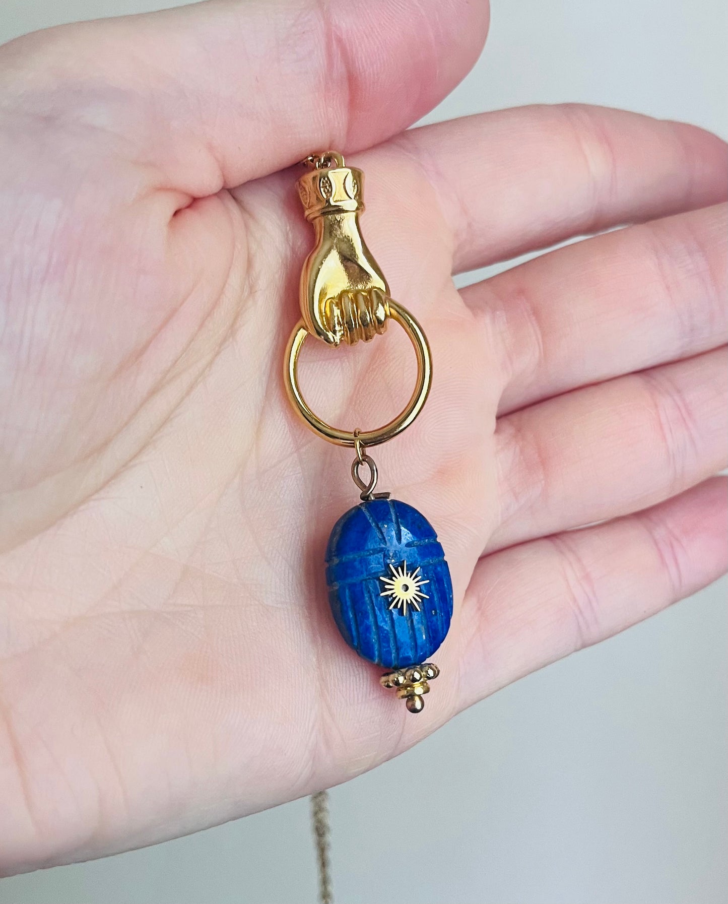 Collier sautoir talisman scarabée Lapis-lazuli