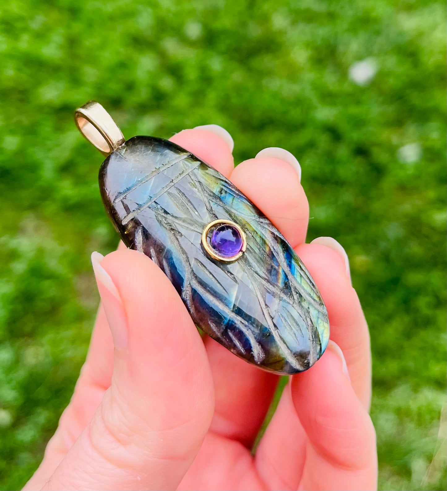 Pendentif amulette scarabée Labradorite