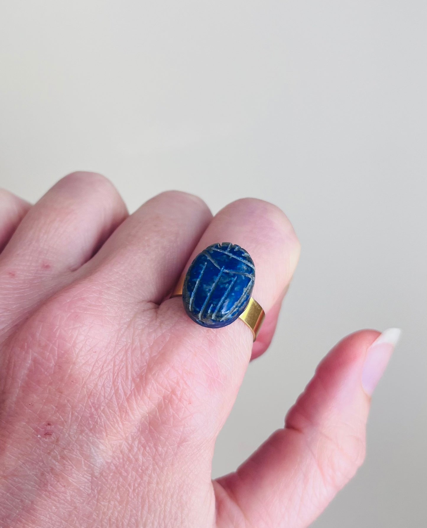 Bague talisman scarabée Lapis-lazuli porte bonheur
