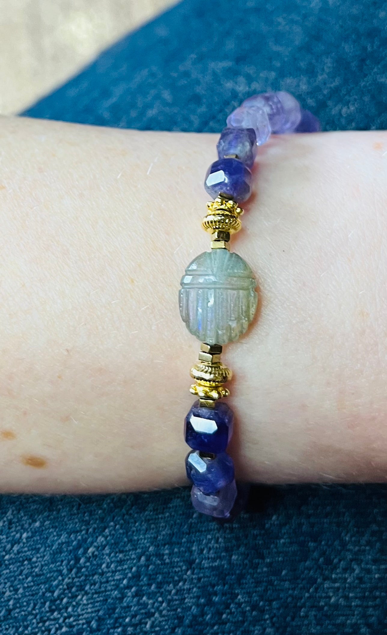 Bracelet talisman scarabée Labradorite et Améthyste